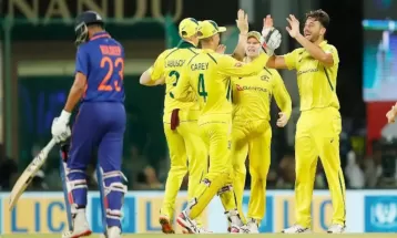 घरेलू मैदान पर 26 सीरीज के बाद हारा भारत, ऑस्ट्रेलिया ने तीसरे वनडे में 21 रनों से दी शिकस्त