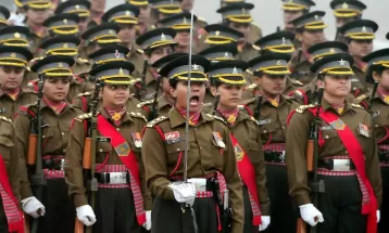 अगले साल की गणतंत्र दिवस परेड की कमान संभालेंगी महिलाएं, बैंड से झांकियों तक दिखेगी नारी शक्ति, रक्षा मंत्रालय ने लिखी चिट्‌ठी