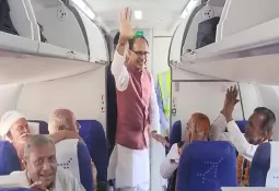 हवाई जहाज से तीर्थ यात्रा कराने वाला मध्य प्रदेश देश का पहला राज्य, 32 बुजुर्गो ने उड़ान भरी; सीएम का ऐलान, अगली बार जोड़े से जाएंगे यात्री