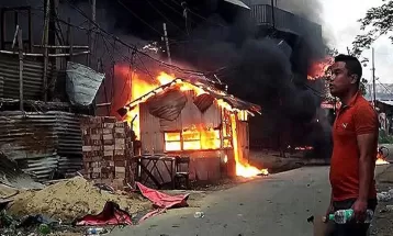 मणिपुर में फिर भड़की हिंसा, राजधानी इंफाल में उप्रदवियों ने कई घर जलाए; सरकार ने सेना बुलाई, कर्फ्यू लगा, इंटरनेट को बंद किया गया