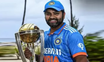 कप्तान रोहित को भरोसा, इस बार हम ही जीतेंगे विश्व कप; ट्रॉफी के साथ भारतीय कैप्टन का फोटो हो रहा वायरल, तैयारियों में जुटा बीसीसीआई