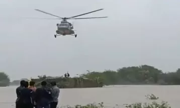 बारिश से झाबुआ में तालाब फूटा, आठ बहे, तीन लोगों के शव बरामद; उज्जैन में हेलिकॉप्टर से गर्भवती महिला का रेस्क्यू, कल स्कूलों की छुट्टी