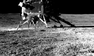 चांद के दक्षिणी ध्रुव पर हुआ सवेरा, कल चंद्रयान-3 को फिर जगाएगा इसरो; स्‍लीप मोड में हैं विक्रम लैंडर और प्रज्ञान, 14 दिनों के लिए था चंद्रयान मिशन