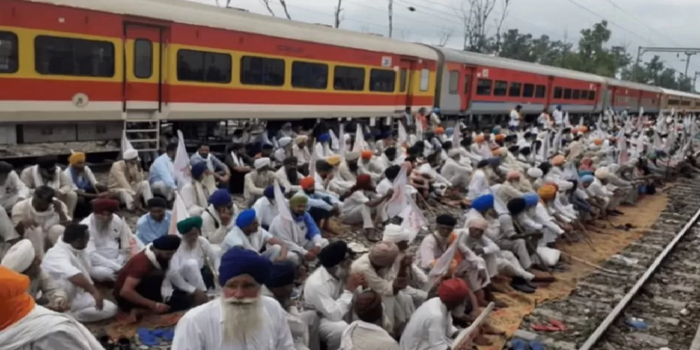 पंजाब के किसानों का धरना शुरू, रेल रोको आंदोलन का आगाज