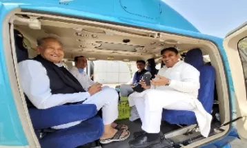 हेलीकॉप्टर से चुनावी दौरों के लिए नेताओं की प्री बुकिंग, 5 लाख रुपए प्रति घंटे का किराया